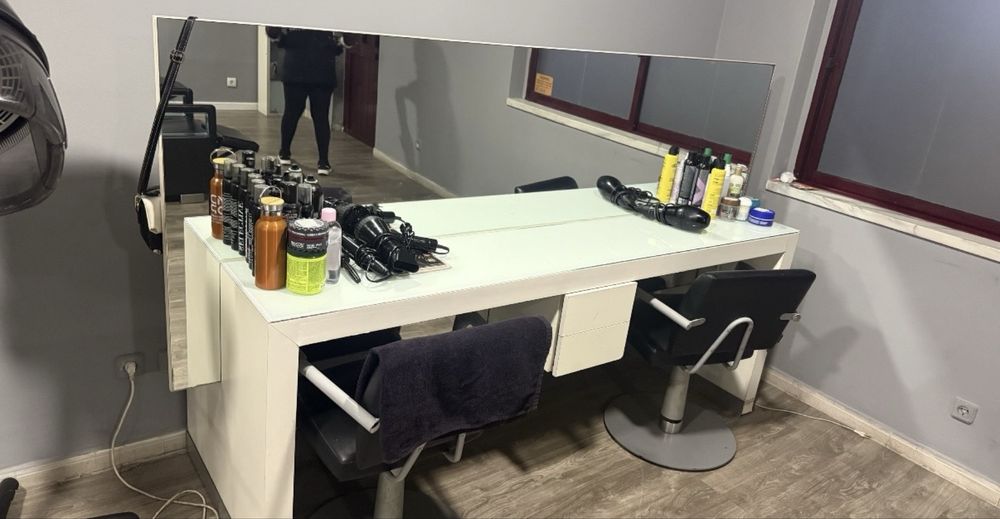 Bancada de cabeleireiro para pentear