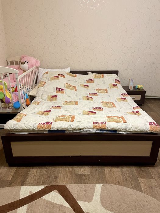 Продам кровать с матрасом