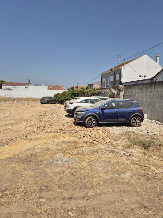 Vendo tereno urbano na centro de Alpiarça  N118 com uma área de 1970 m2
