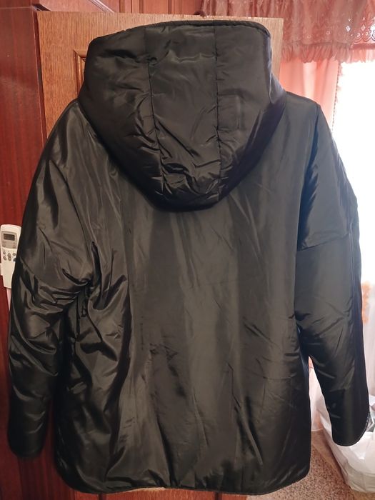 Продам женскую куртку