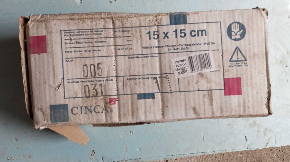 Azulejo 15 x 15 cm azul brilho da Cinca (2 caixas)