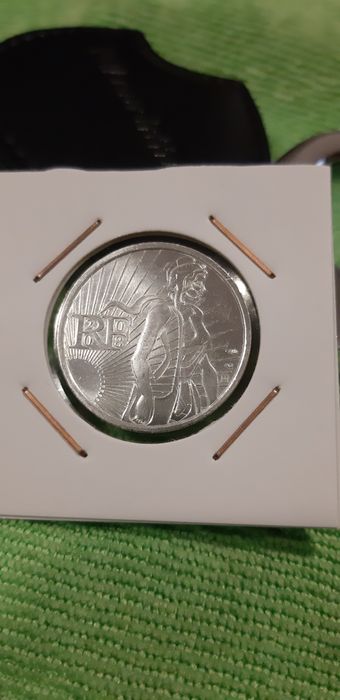 Trio a Semeadora: 25 €, 10 € e 5 €