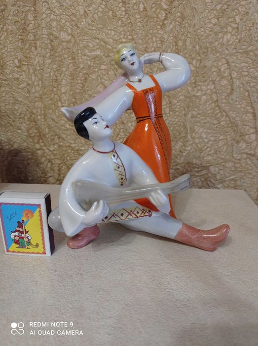 Статуэтка фарфоровая ссср