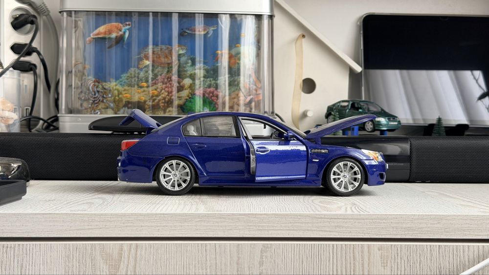Model 1/18 Maisto Bmw m5 e60