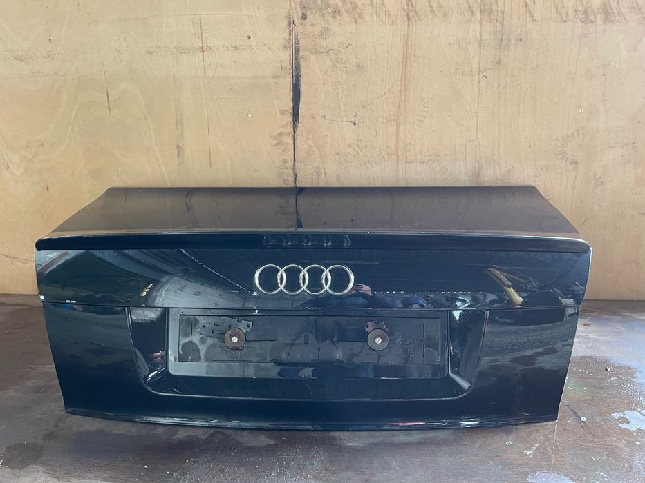 TAMPA DA MALA AUDI A4 B6 S-LINE