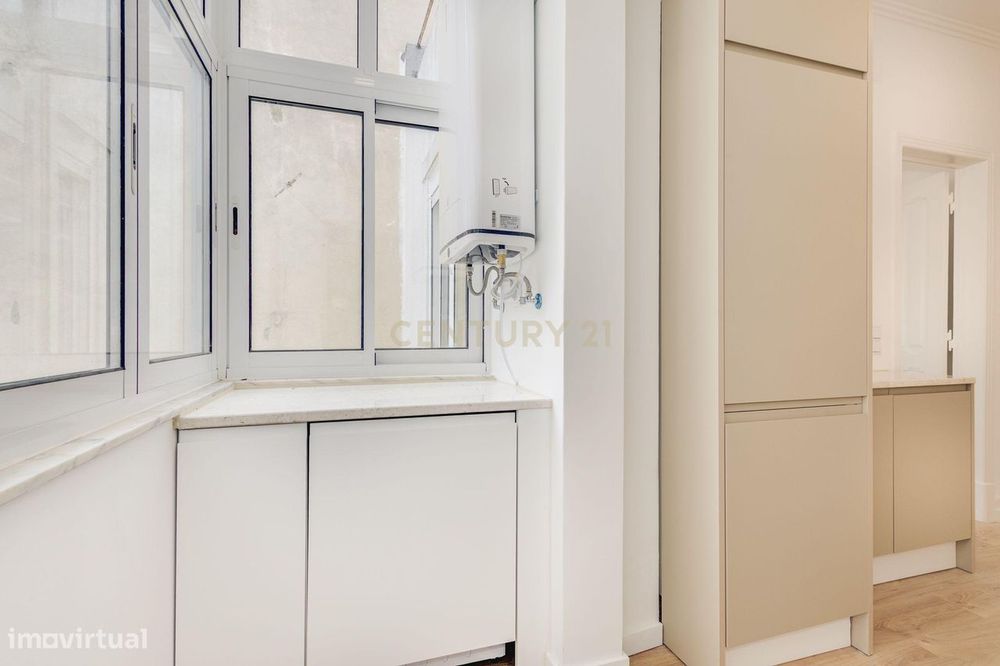 Apartamento T2, totalmente renovado.