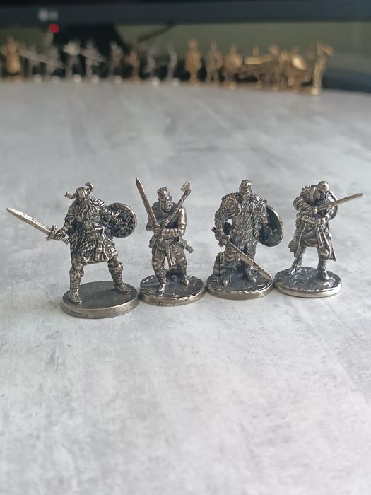 За 4шт оловянные солдатики 35-40мм, греки, викинги, рыцари