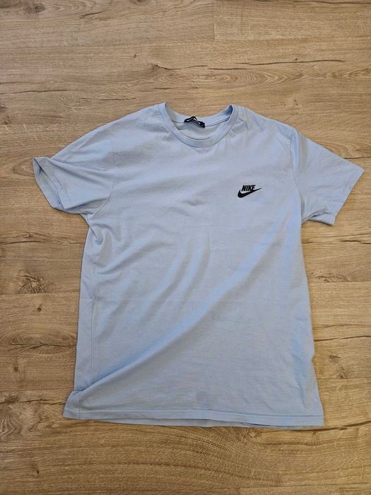 Koszulka z krotkim rękawkiem NIKE T-shirt rozmiar S błękitna