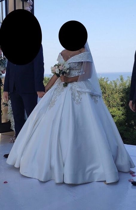 Продам прекрасне весільне плаття