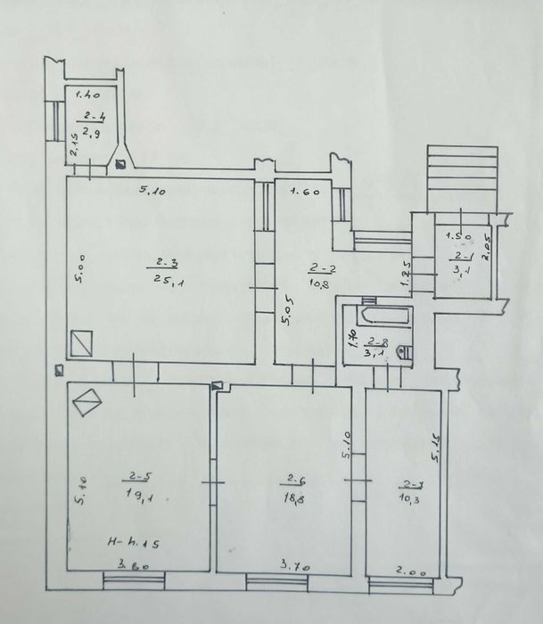 КВАРТИРА:94кв.м,ЦЕНТР,ІСТОРИЧНА ЗАБУДОВА,відмінний стан,підвал 45кв.м.