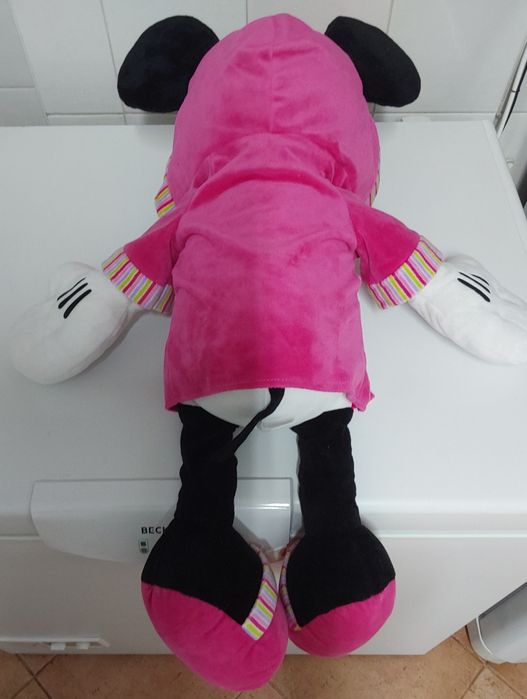 PELUCHE MINNIE DORME, DE ROUPÃO.  Casa,Quarto,Sala,Eventos,Aniversário