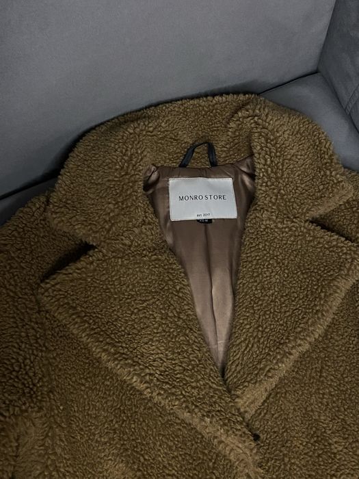 Зимова, коричнева шуба