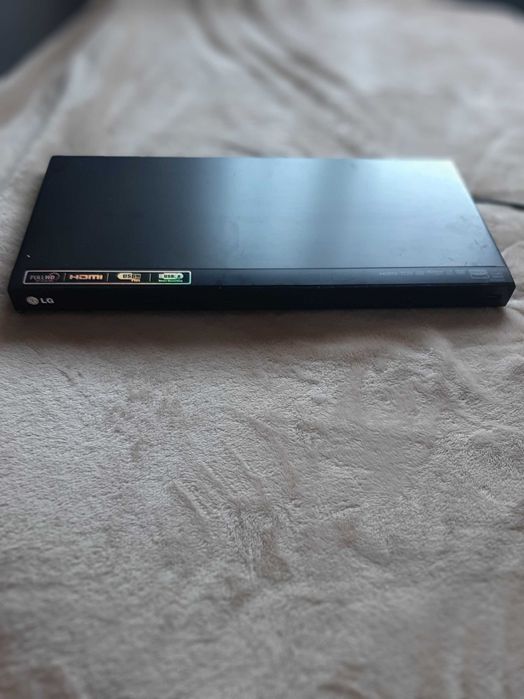 Продаю DVD CD-плеер LG, модель DVX 582.
Без оригинальной коробки,