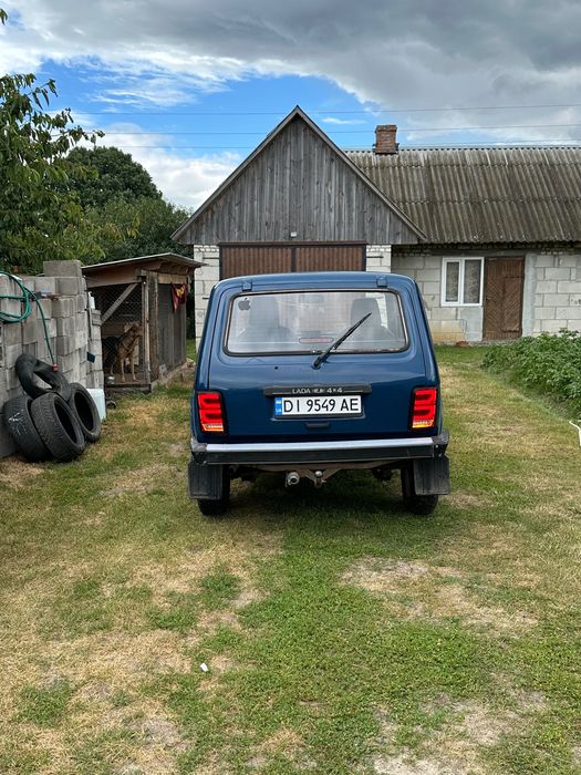 Автомобіль Нива 21214