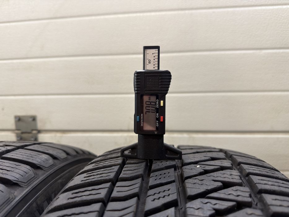 Opony zimowe Kumho 225/55/18 102H - 2025r.