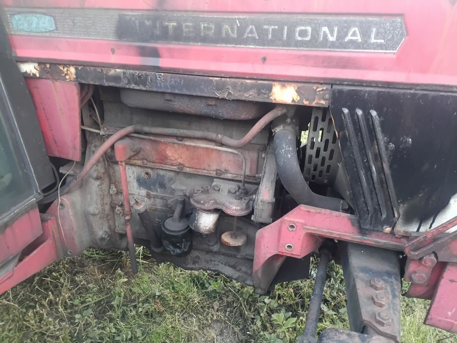 International 574 Części