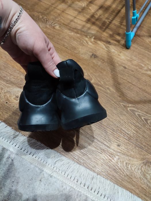 Кросівки на 24,5