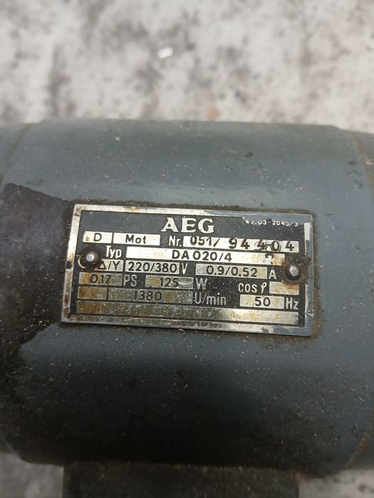 Silnik elektryczny AEG model DA020/4 zasilanie 230/380