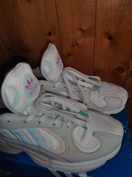 Vendo Adidas Yung-1