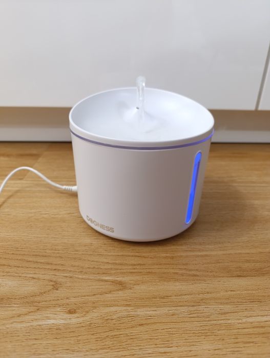 Fontanna poidełko automatyczne LED + 3 filtry DOGNESS 1l