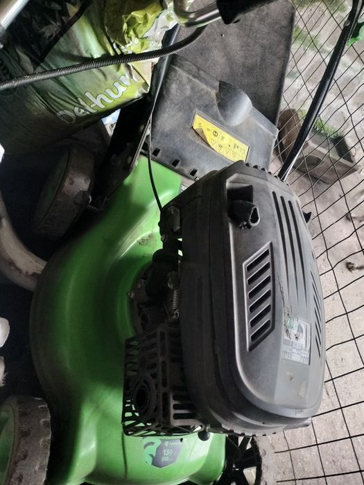 Máquina de cortar a relva