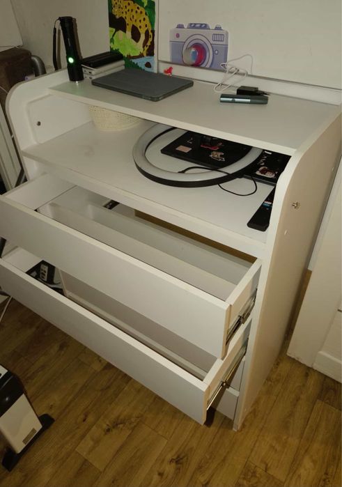 Комод с пелинальным столиком