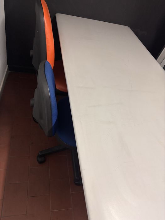 Vendo mesa em excelente estado com 1,80 comprimento por 0,80 de largur