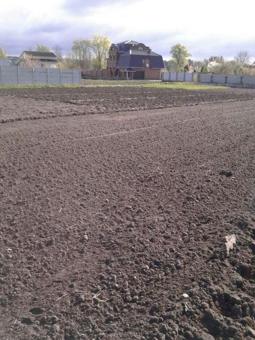 Продам участкі під забудову.