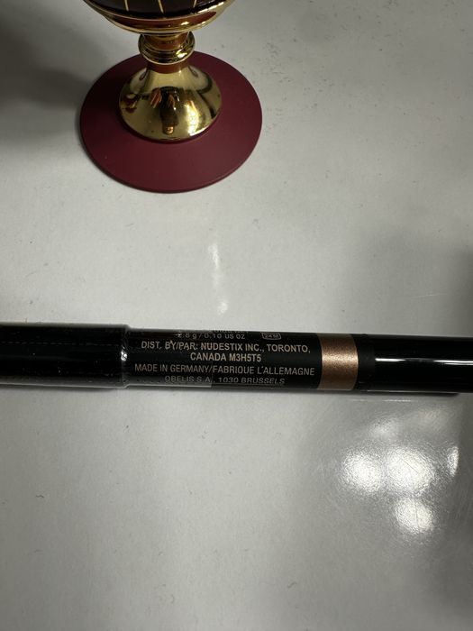 Nudestix w odcieniu Burnish cień do powiek/kredka