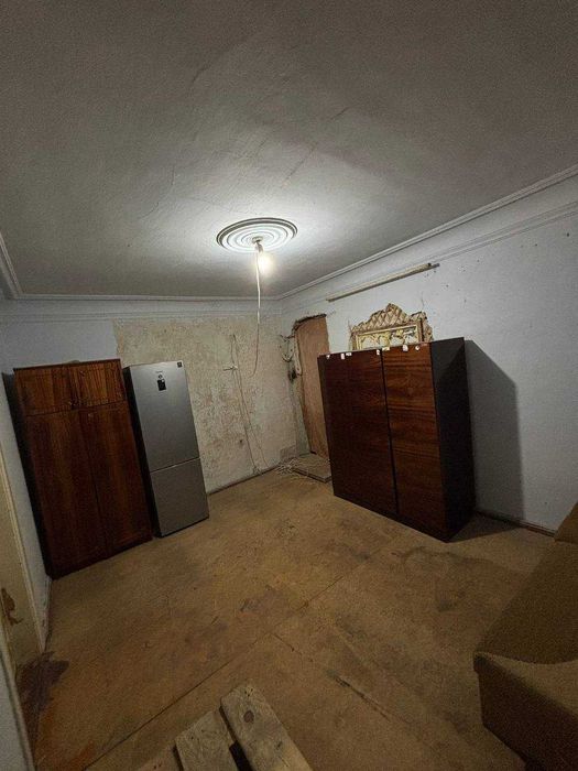 Продається 2 кімнатна квартира р -н Черьомушки без ремонта