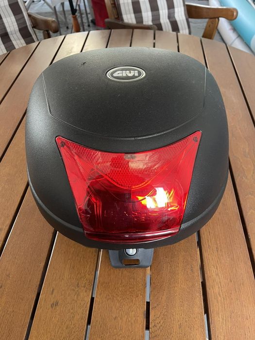 Задній кофр для мотоцикла