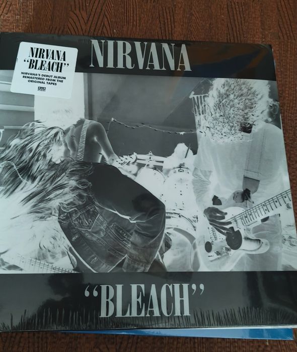 Nirvana 
Umplugged 
Pearl Jam 
Ten 
Selados
45€