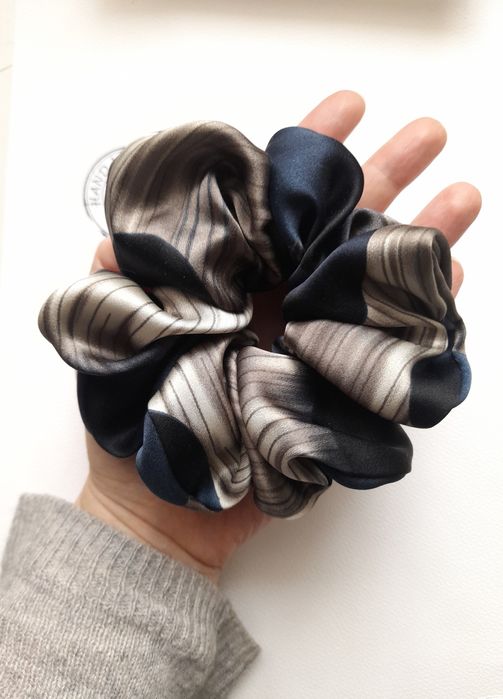 Jedwabna gumka scrunchie do włosów