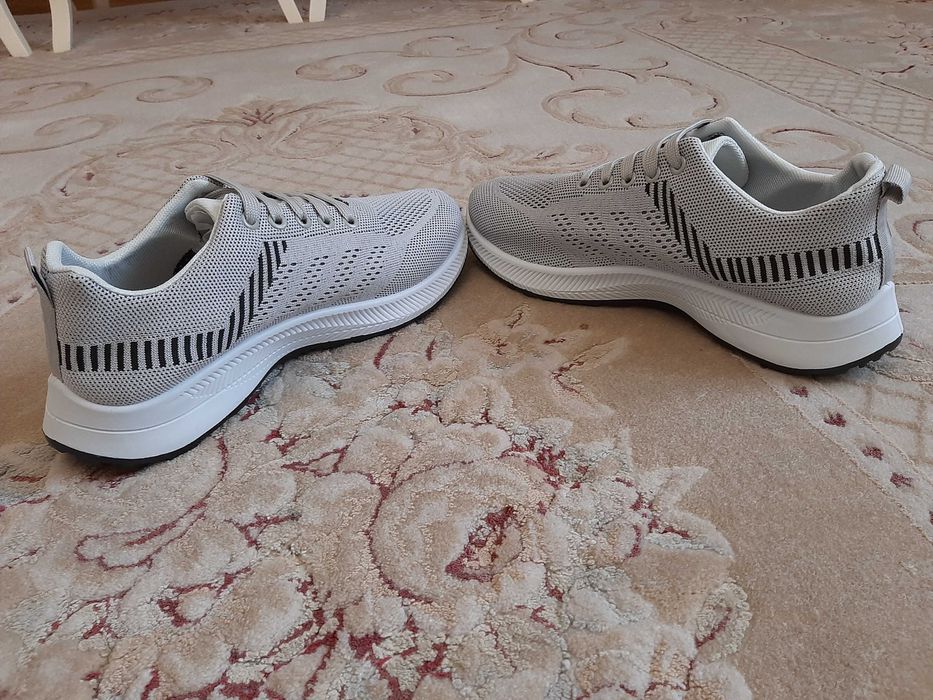 Кросiвки -42р.(устiлка-26см ) г.Киев