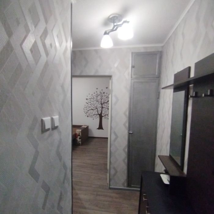 Здається квартира подобово, 1 поверх.