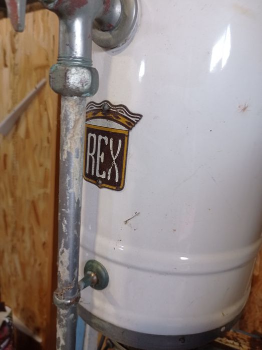 Dois esquentadores REX