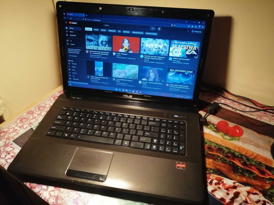 Asus 17,3, 4 rdzeniowy AMD, SSD Nowy, X72DY Laptop