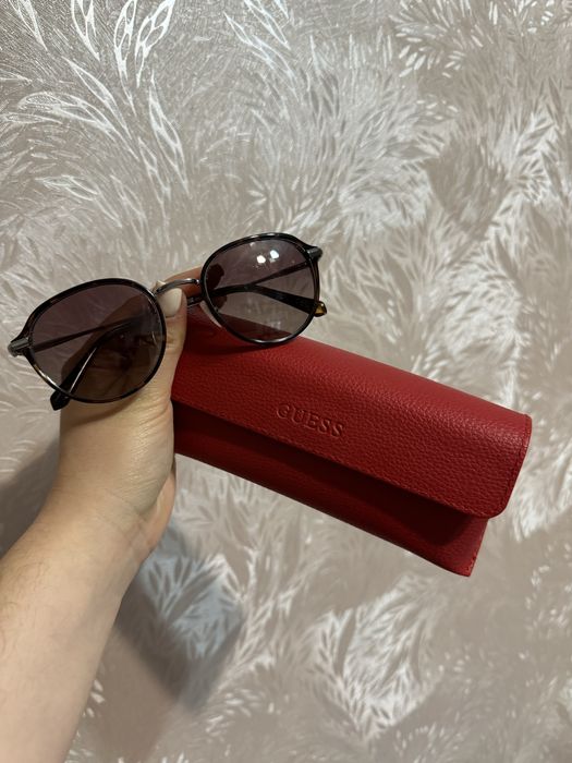 Очки солнцезащитные guess оригинал оправа