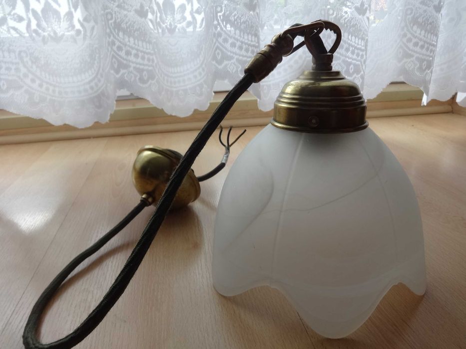 stara lampa do kuchni lub przedpokoju