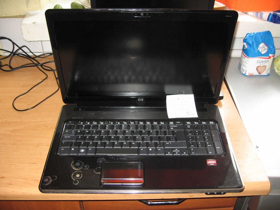 Laptop tablet  nowe i lezaki magazynowe szkoła studia biuro  praca gra