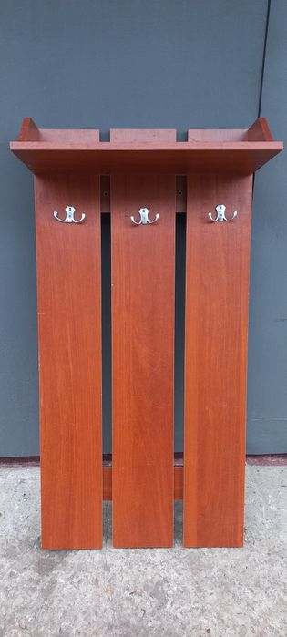 Вешалка на стену