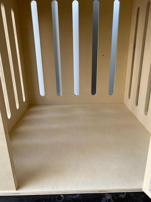 Drewniana klatka kennelowa dla psa, kennel, transporter