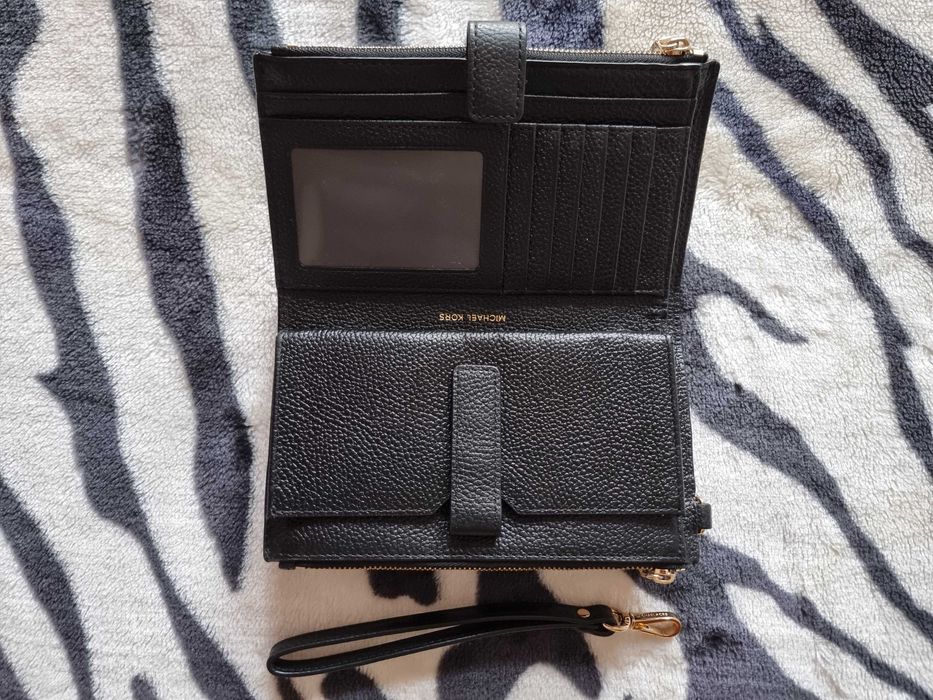 Carteira Preta em Couro da Michael Kors