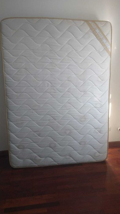 Colchão casal novinho!!!