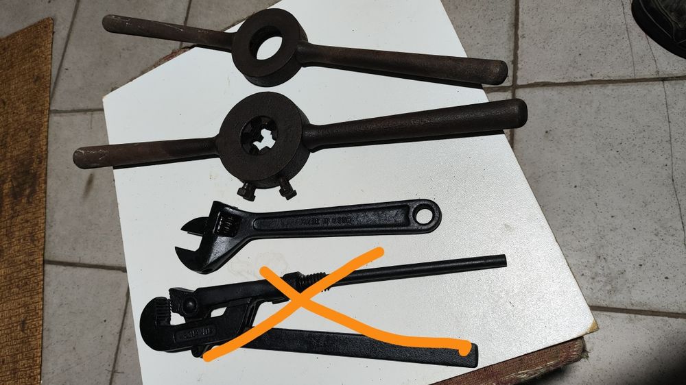 Інструменти газовий,розвідний ключі,тримачі