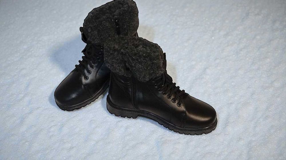 Детские новые зимние ботинки 38р. - длинна по стельке 24.5 см.