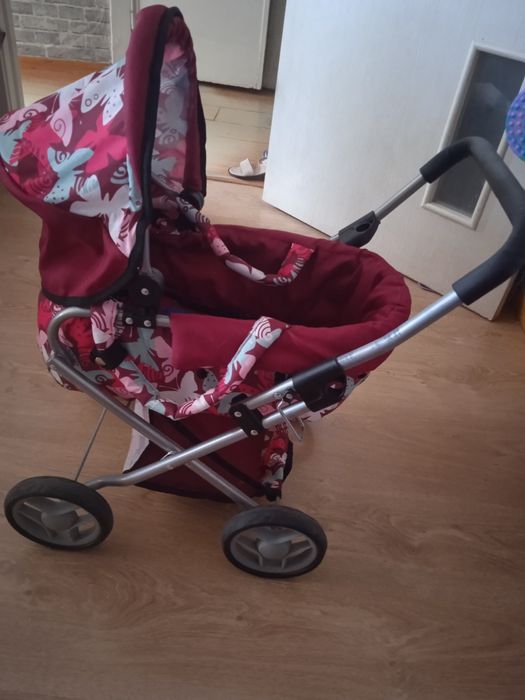 Візочок для ляльки