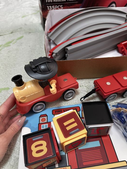 Залізна дорога велика/ на батарейках паравоз/ конструктор