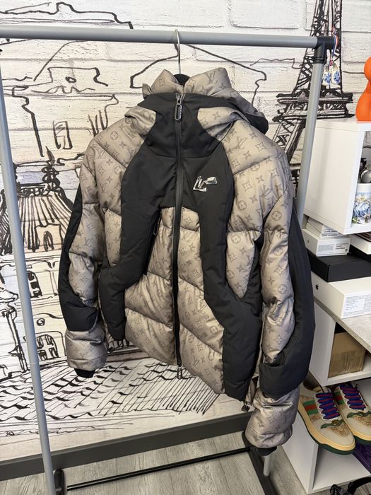 Куртка пуховик Louis Vuitton 2054 Black/Grey Monogram Original Heat Reactive брендовая курточка