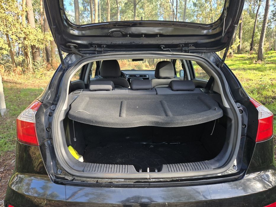 Toda confiança do motor kia em um carro revisado em ótimo estado